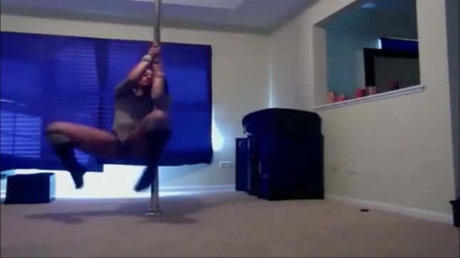 Sexy amature pole dancer
